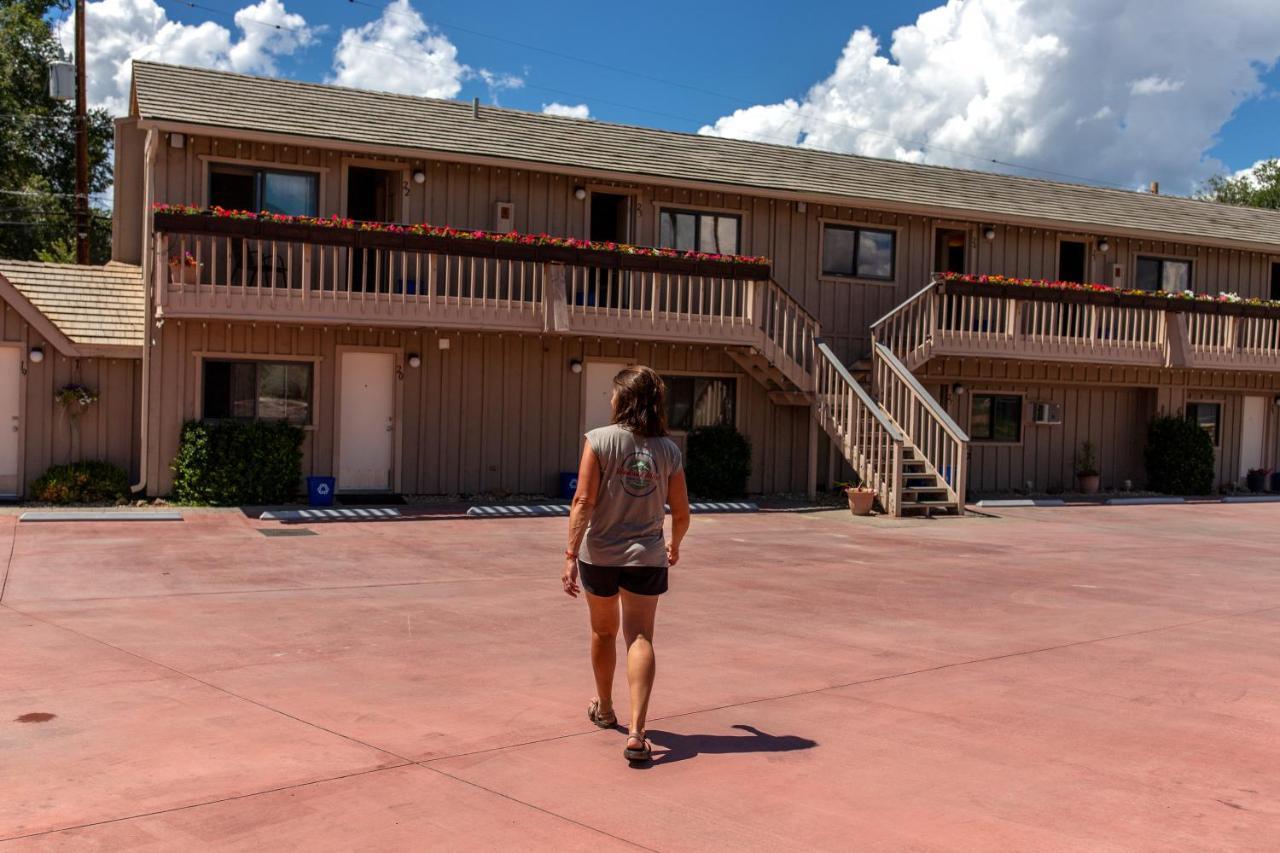 Woodland Motel 萨利达 外观 照片