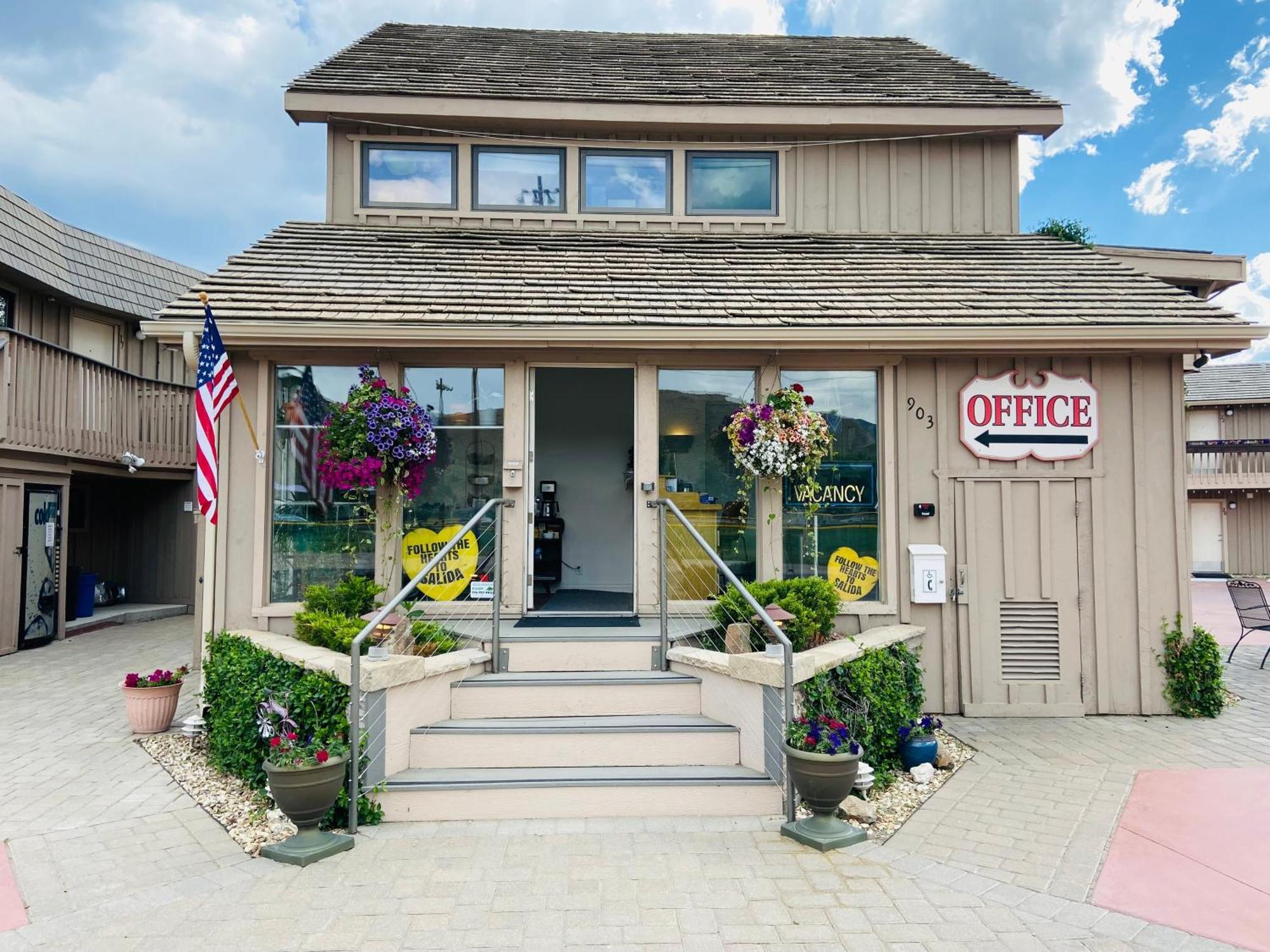 Woodland Motel 萨利达 外观 照片